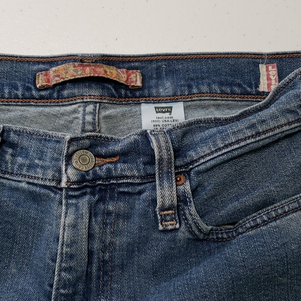 LEVI'S denim capri's - Picture 4 of 13